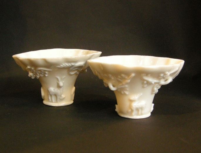 Pair of libation cups of rhinocéros horn form | MasterArt